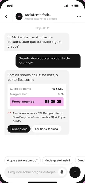 Tela Assistente do fatia.: conversa em que a IA sugere R$ 96,25 para o cento de coxinha